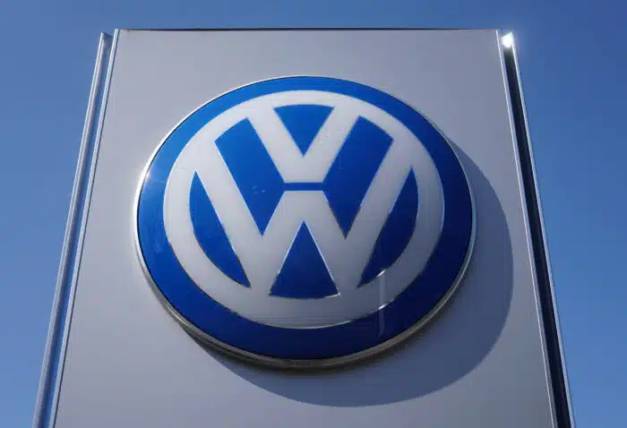 Chrysler, Volkswagen, Jeep, recall, airbag