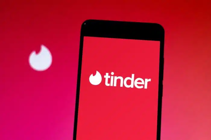 tinder age discrimination