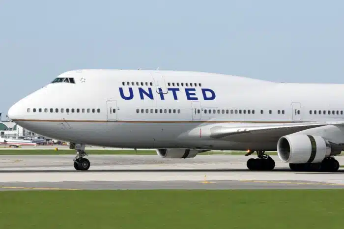 united airlines vaccine mandate class action lawsuit