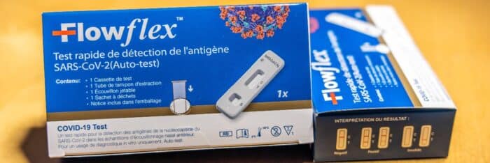 Flowflex autotest self diagnosis test box to detect Covid-19, French box