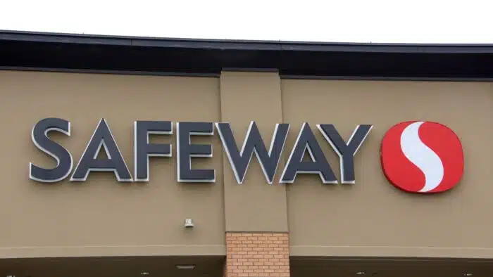 Safeway signage on front of store -safeway class action - safeway settlement - safeway lawsuit