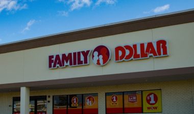 Family Dollar Storefront and SIgnage