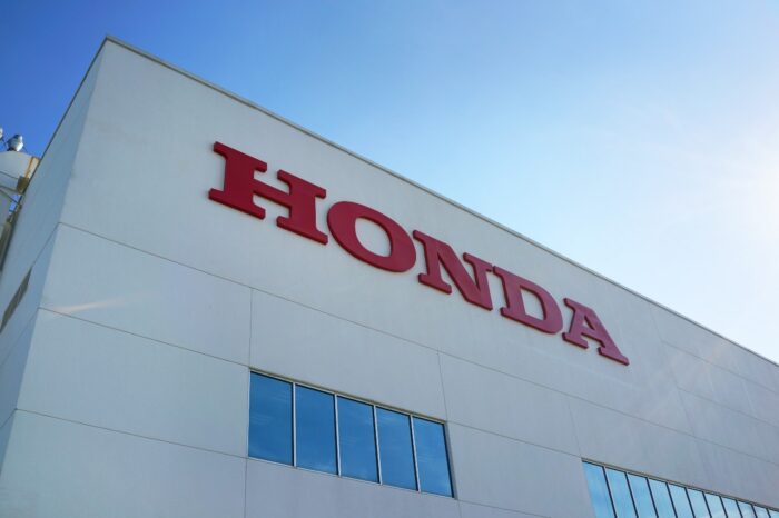 American Honda is recalling 32,000 Honda Talon 1000 recreational off-highway vehicles (ROVs) due to a risk of sudden engine failure that has caused one crash with minor injuries.