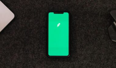 Robinhood logo displayed on a smartphone screen.