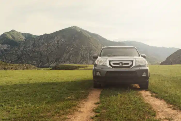 Honda Pilot in the countryside.