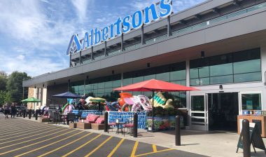 Exterior of an Albertson's Grocery Store.