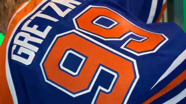 Wayne Gretzky dress sign, Grevin museum of the wax figures.