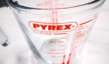 Close up of Pyrex half liter measuring jug container.