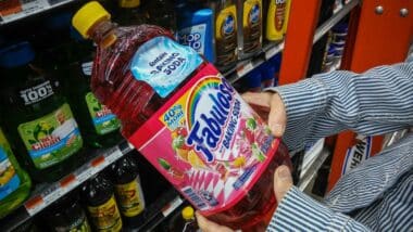 looking at Fabuloso in market