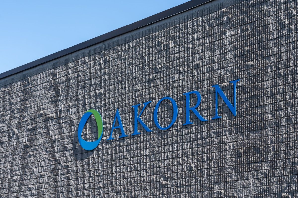 Ex-employees sue Akorn Pharmaceuticals over sudden layoffs
