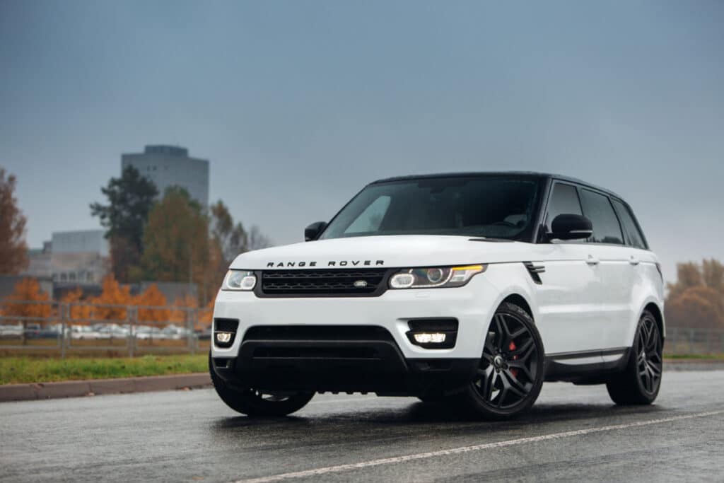 A white Range Rover, representing the Land Rover recall