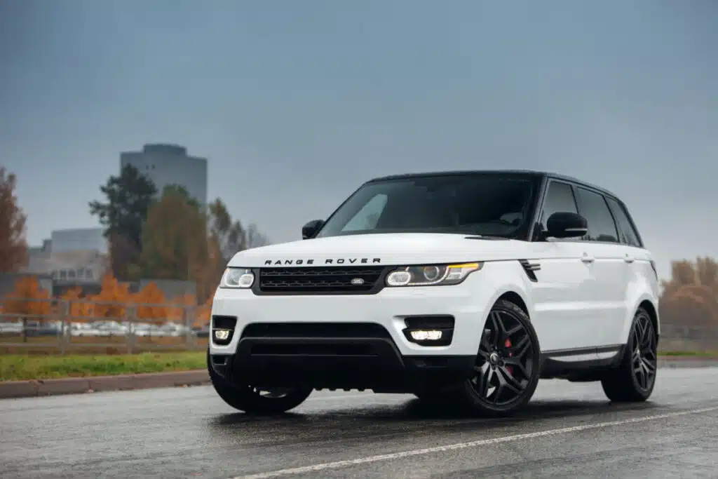 A white Range Rover, representing the Land Rover recall