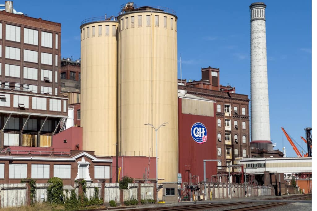 Exterior of a C&H manufacturing facility, representing the C&H Sugar class action.
