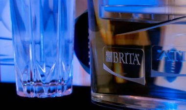 Close up of the Brita logo on a water pitcher, representing the Brita class action.
