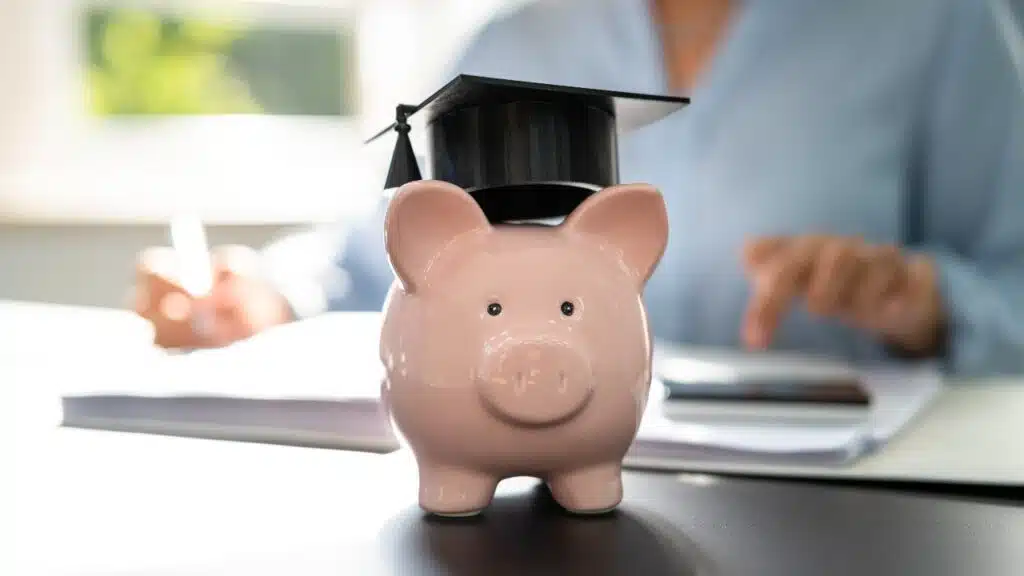 Student Loan. Accounting Teaching Advisor And Graduate Cap