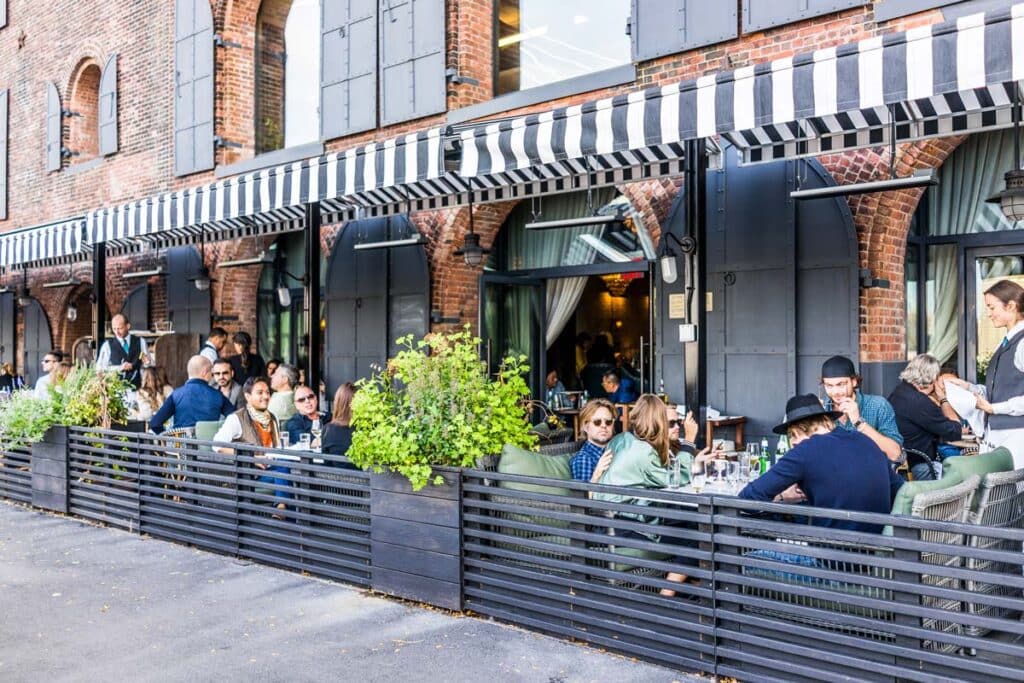 Exterior of a New York restaurant, representing the Sweetgreen lawsuit.