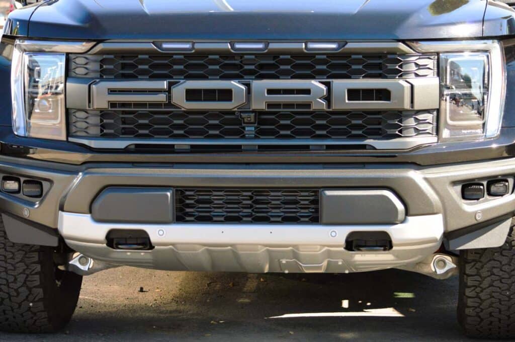Front bumper of a Ford Raptor, representing the Ford transmission class action.
