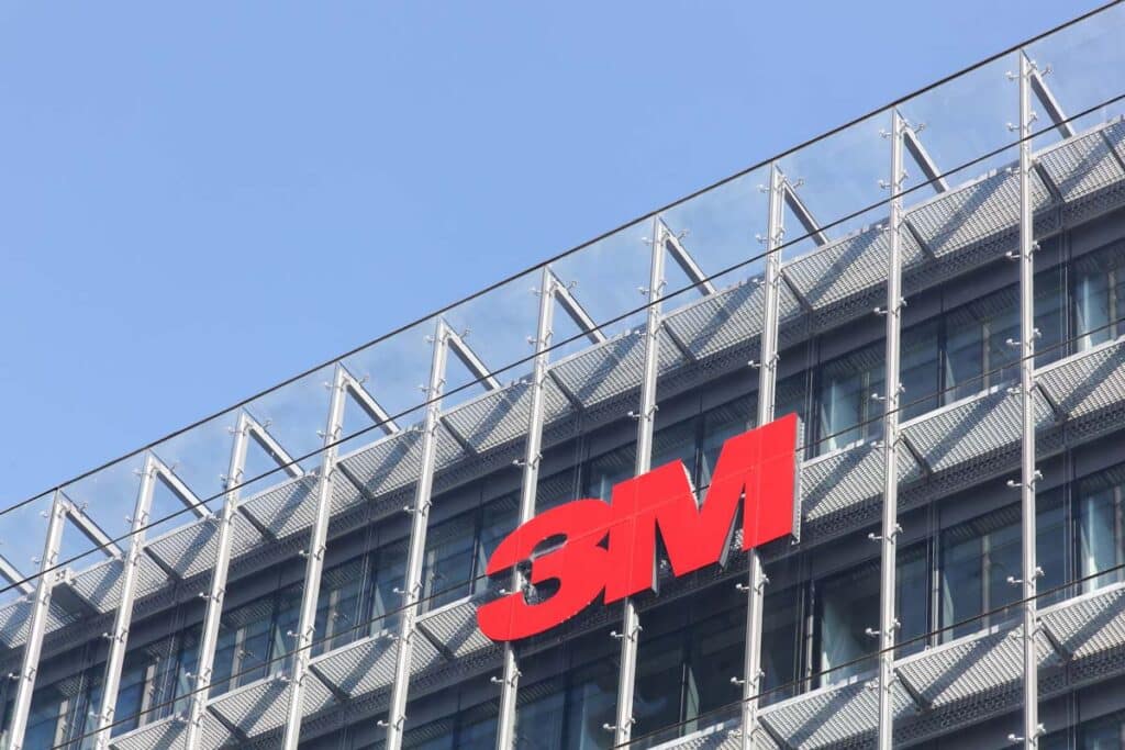 Close up of 3M signage on a building, representing the 3M Ultrathon insect repellent class action.