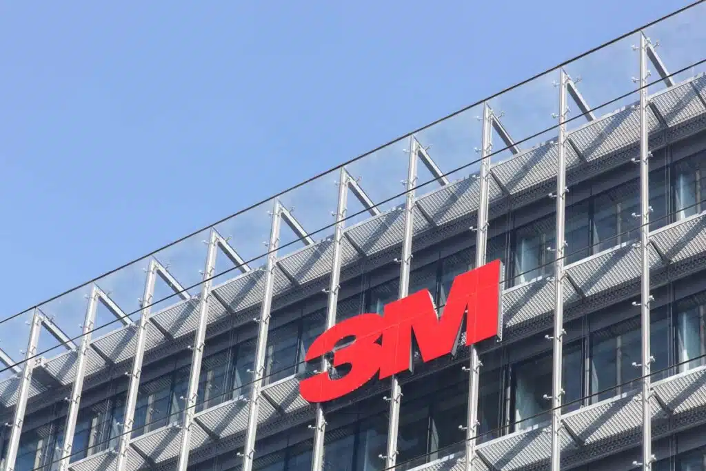 Close up of 3M signage on a building, representing the 3M Ultrathon insect repellent class action.