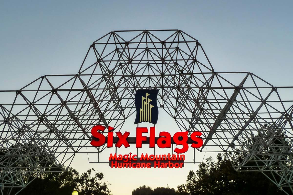 Close up of Six Flags Magic Mountain signage, representing the Six Flags Magic Mountain class action.