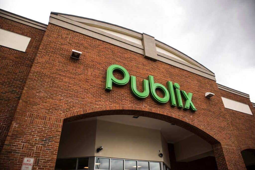 Close up of Publix signage, representing the Publix phenylephrine class action lawsuit.