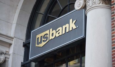 Close up of U.S. Bank signage, representing the US Bank fine.