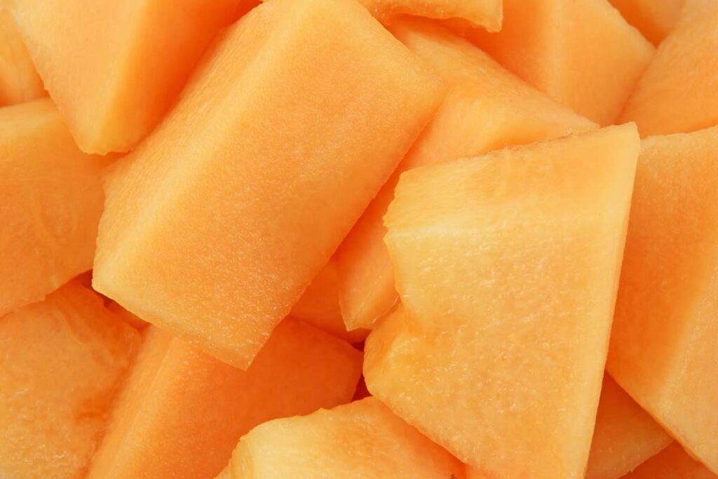 Close up of cut cantaloupe, representing the cantaloupe fruit cups and trays recalls.