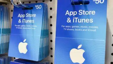 Close up of Apple App Store & iTunes gift cards, representing the Apple gift card settlement.