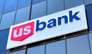 Close up of U.S. Bank signage, representing the US Bank and Bank of America class action lawsuits.
