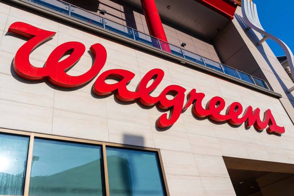 Close up of Walgreens signage, representing the Walgreens UTI drug class action.