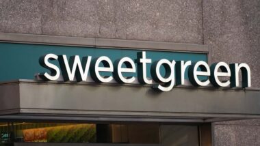 Close up of Sweetgreen signage, representing the Sweetgreen class action.