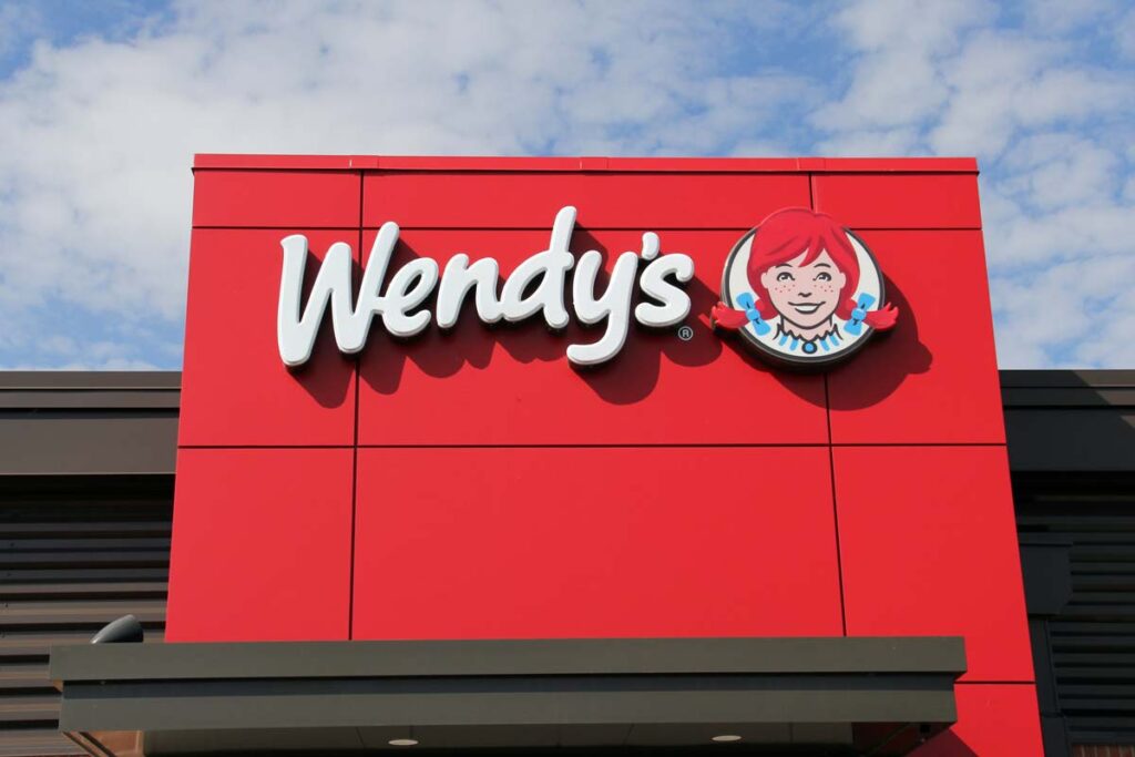 Close up of Wendy's signage, representing the Wendy's BIPA class action lawsuit settlement.