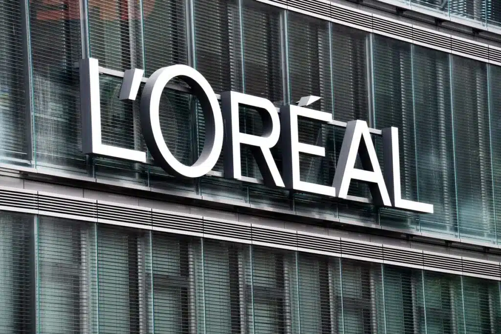 Close up of L'Oreal signage, representing the L'Oreal class action.