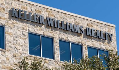 Close up of Keller Williams Realty signage, representing the Keller Williams class actions.