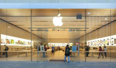 Exterior of an Apple store, representing the Apple class action.