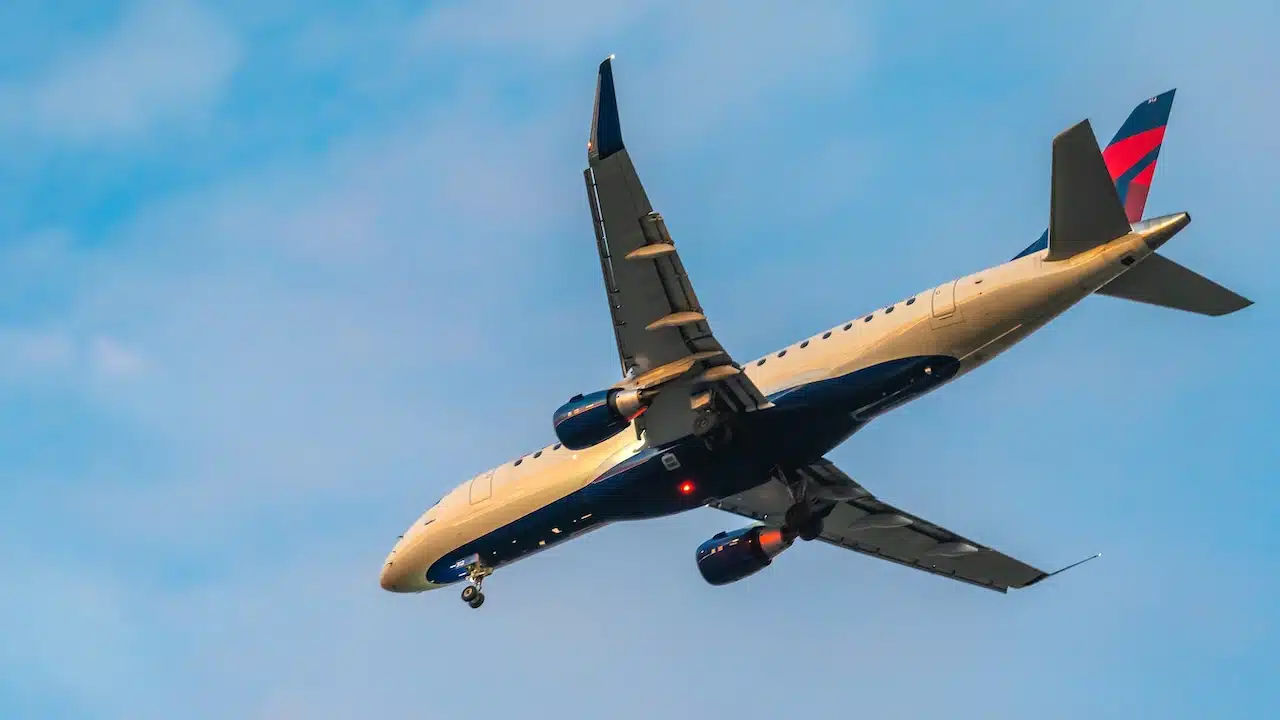 Airbus Delta Air Lines flies in the sky.