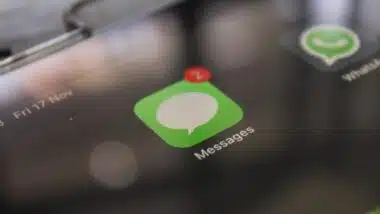 Close up look of iMessage app icon with 2 notifications