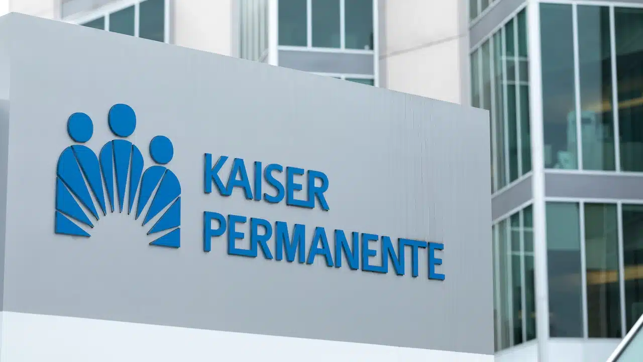 Kaiser Permanente sign at the entrance