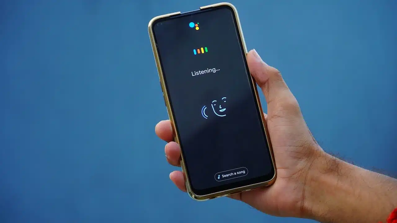 Listening Google assistant app on screen image
