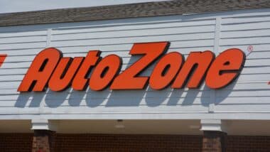 A sign of AutoZone store