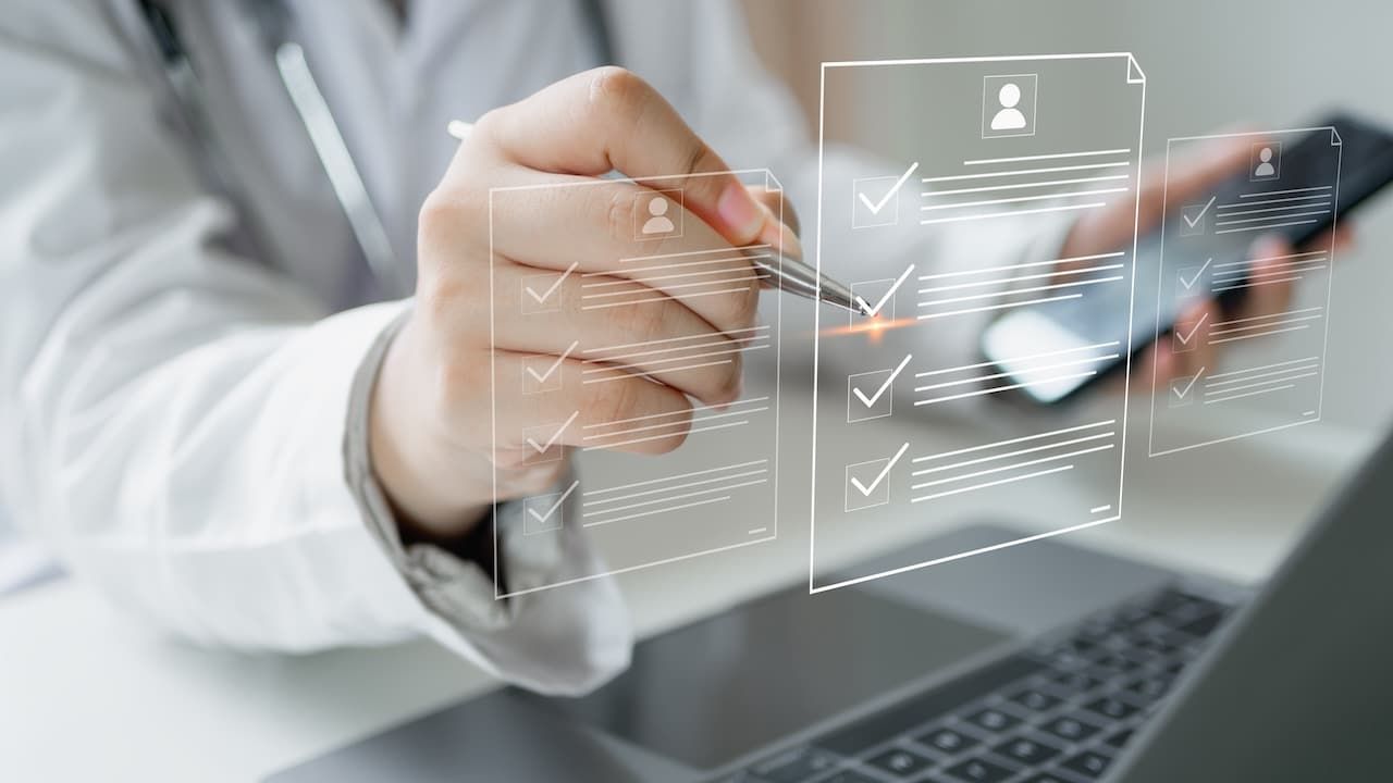 patient medical records on virtual screens for digital healthcare.