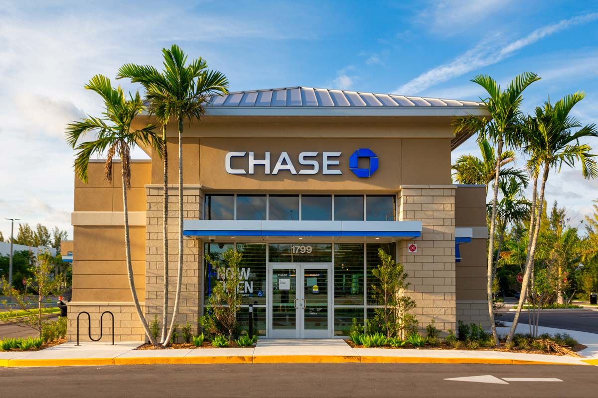 Chase Class Action Lawsuit 2024 Payout Per Person JPMorgan Chase employees forced to skip lunch, work off the clock
