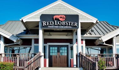 Exterior of a Red Lobster location, representing Red Lobster class action lawsuit.