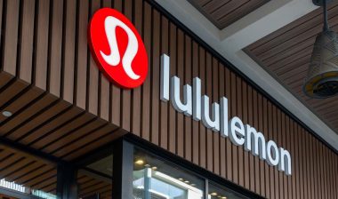 Close up of Lululemon signage, representing the Lululemon class action.