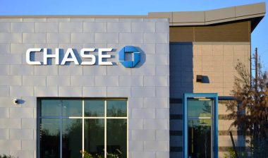 Exterior of a Chase Bank, representing the Chase Bank lawsuit.