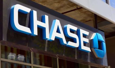 Close up of Chase Bank signage, representing the JPMorgan class action.