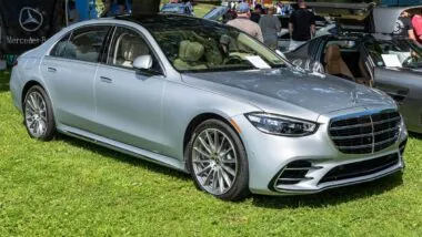 A 2021 Mercedes Benz S580 on display, representing the Mercedes-Benz recall.