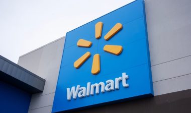 Walmart sign on Walmart building representing the Walmart class action.