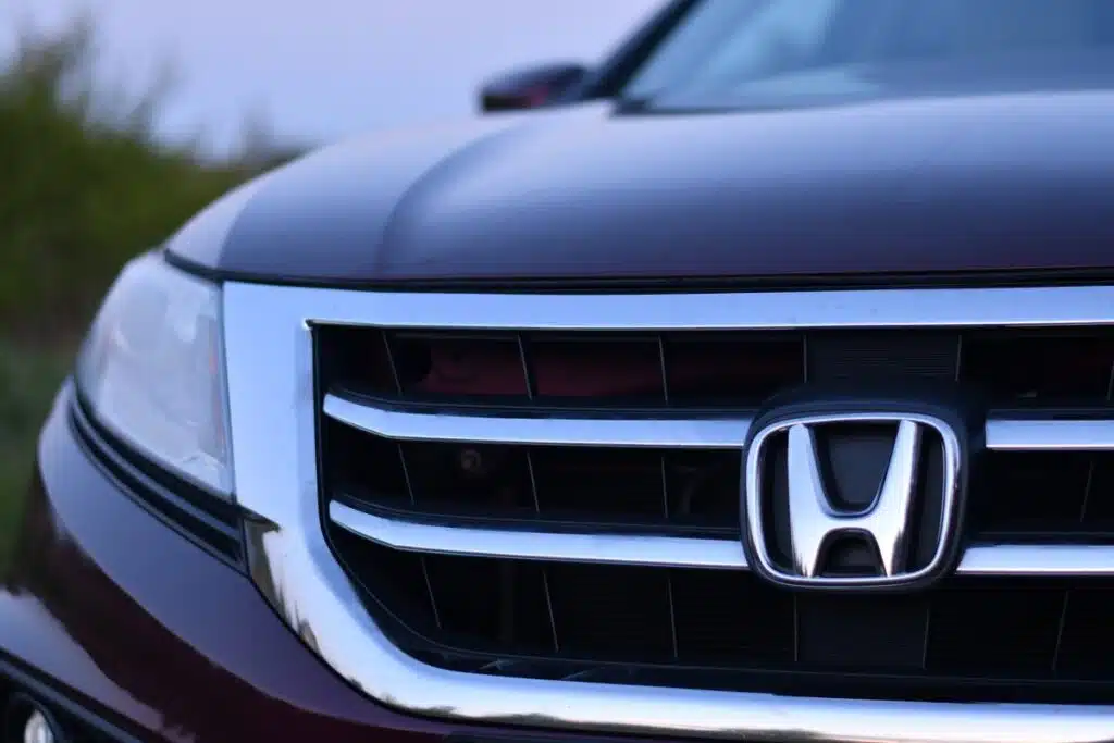 Honda symbol on car representing the Honda class action.