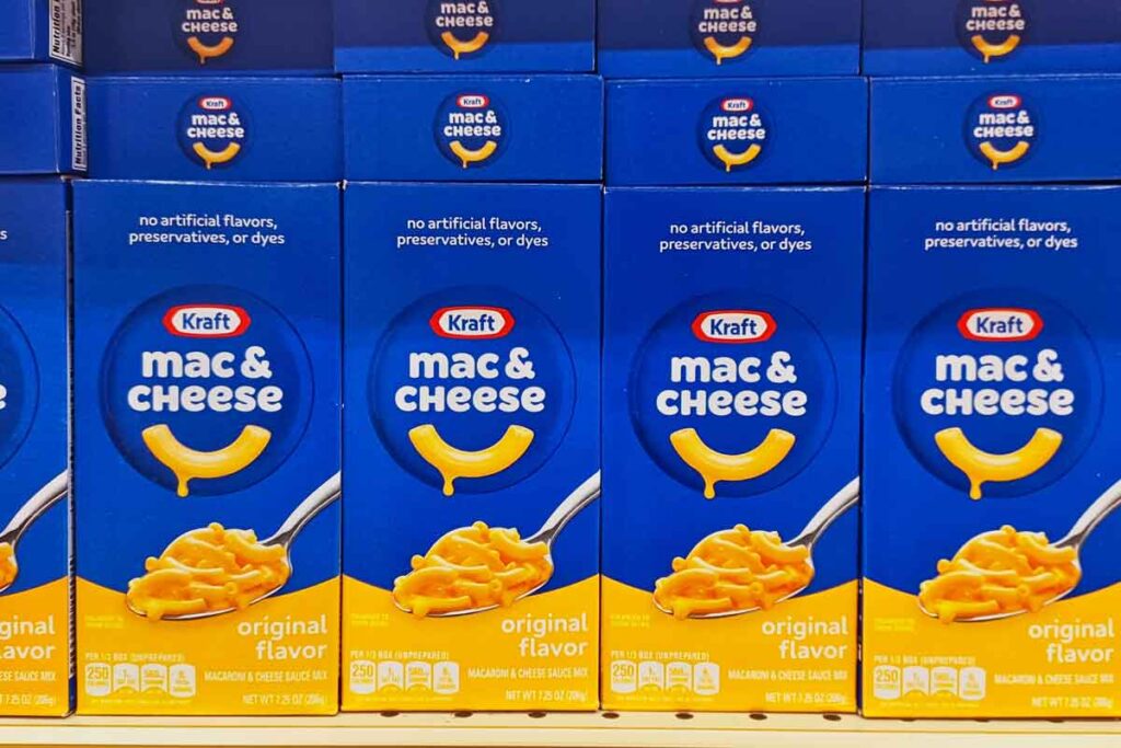 Kraft Mac & Cheese boxes on a supermarket shelf, representing the Kraft class action.